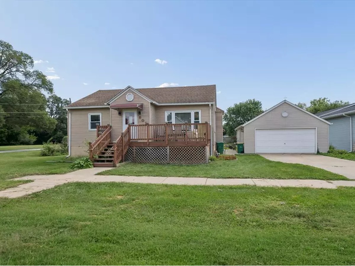 802 Vine St, Lockport, IL 60441