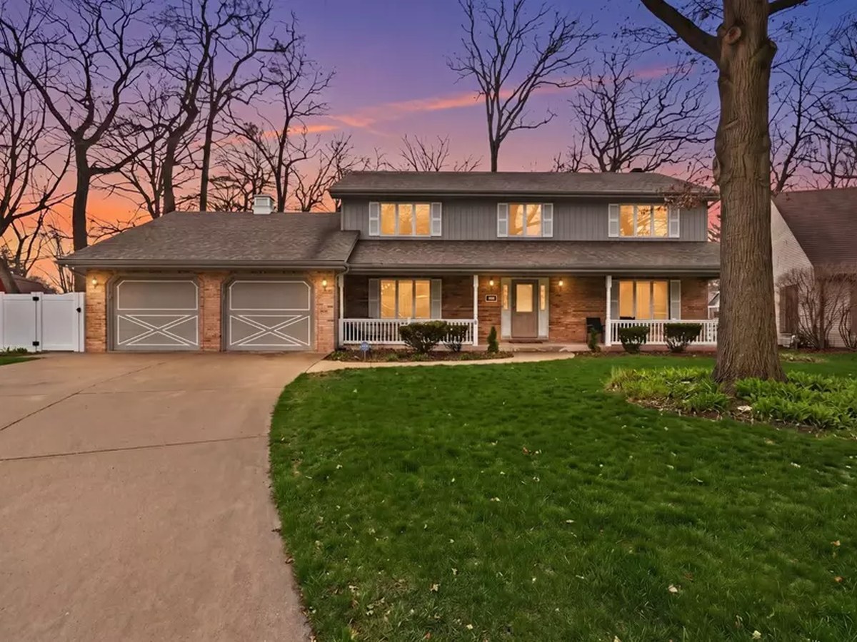 18118 Whitman Ln, Lansing, IL 60438